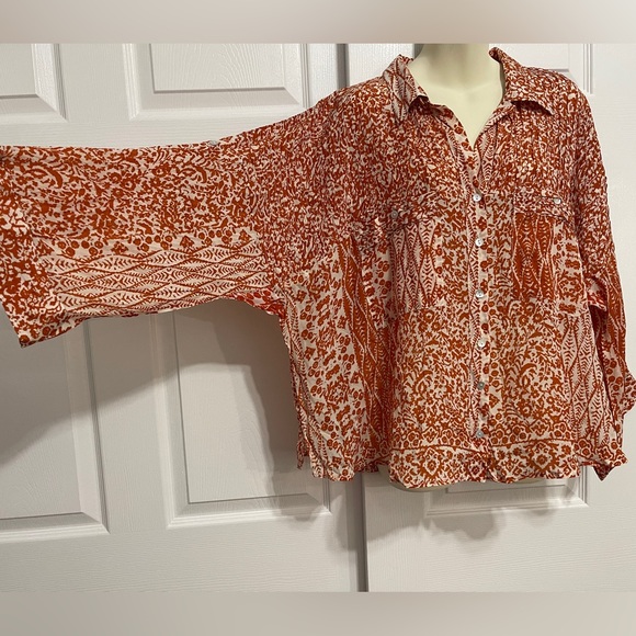 LOVE KYLA Henri Blouse Cotton
Voile Top Small/Medium - Runs full - Picture 5 of 10